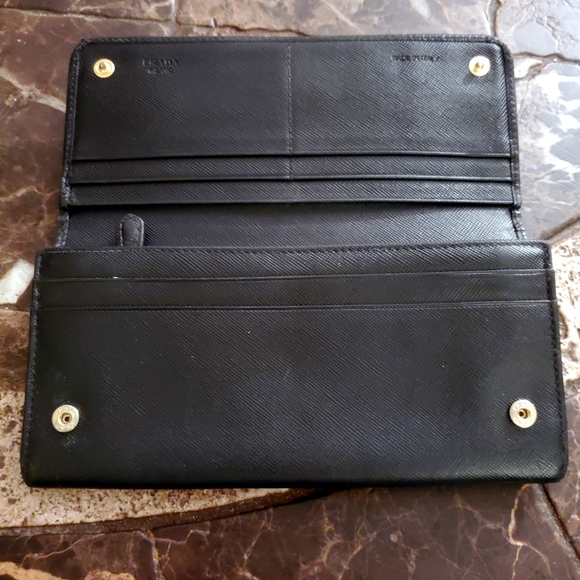Prada Black Saffiano Continental Wallet with $30 COA - Picture 6 of 16